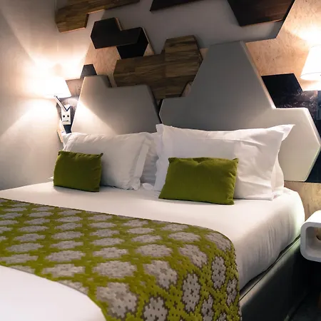 Wagram Hotel Paris