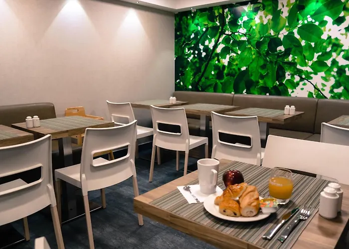 Отель Wagram Париж