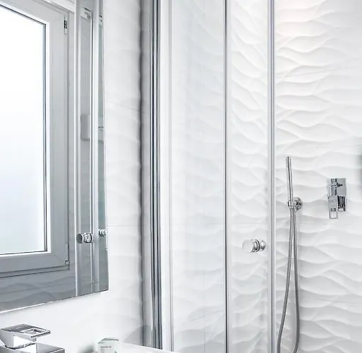 Отель Wagram 3*